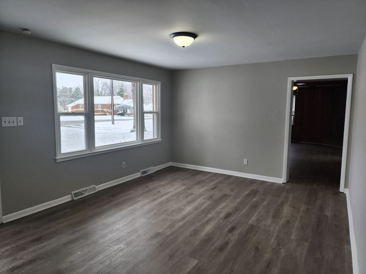 9012 Dorothy Ln - Photo 5 of 14