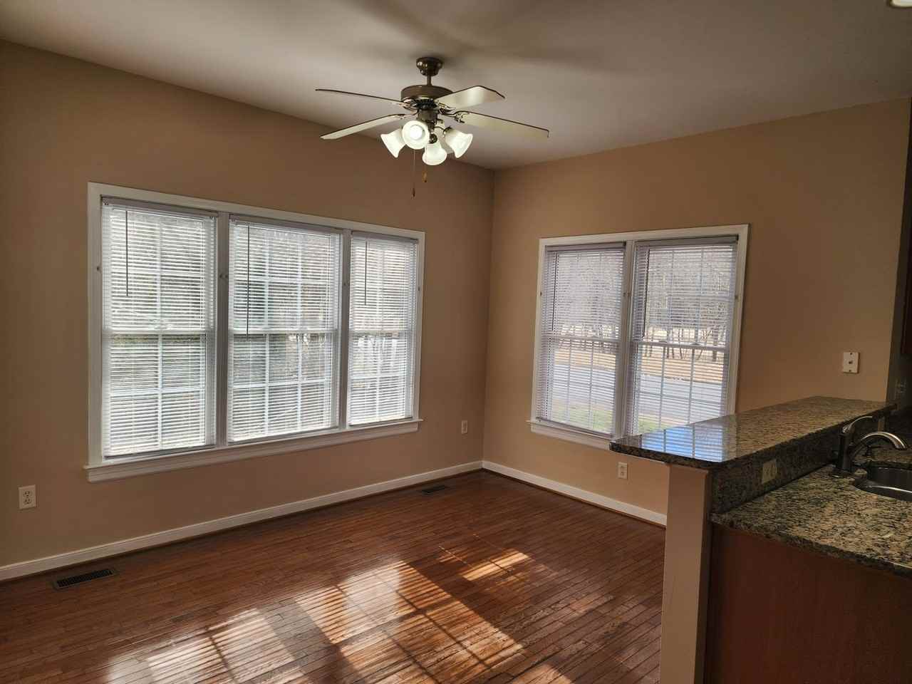 2740 Parview Way - Photo 4 of 39