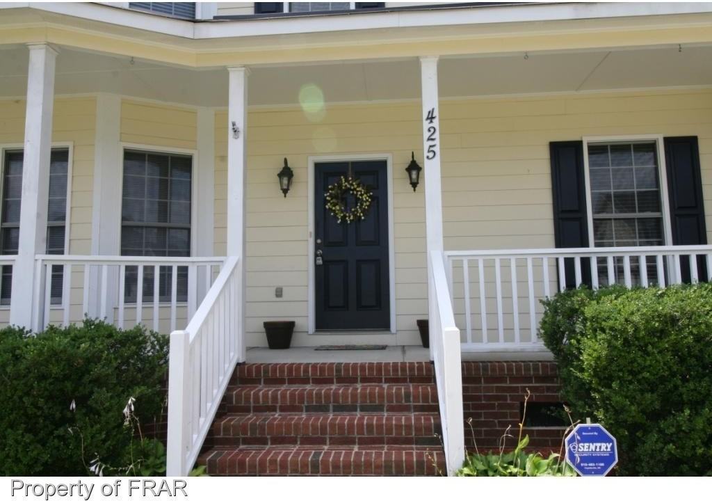 425 Dunblane Way - Photo 2 of 45