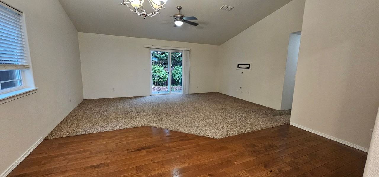 1526 Sw Waterstone Dr - Photo 3 of 21