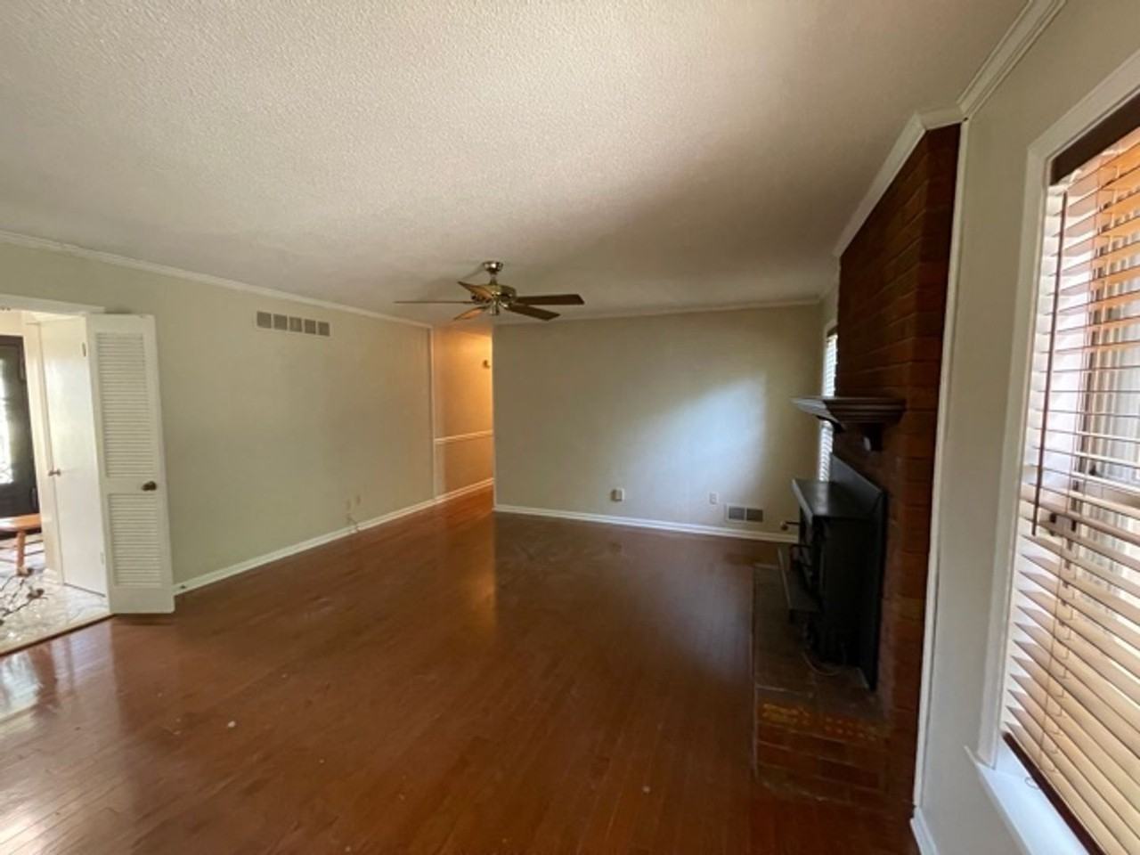 1210 Rasco Rd W - Photo 5 of 26