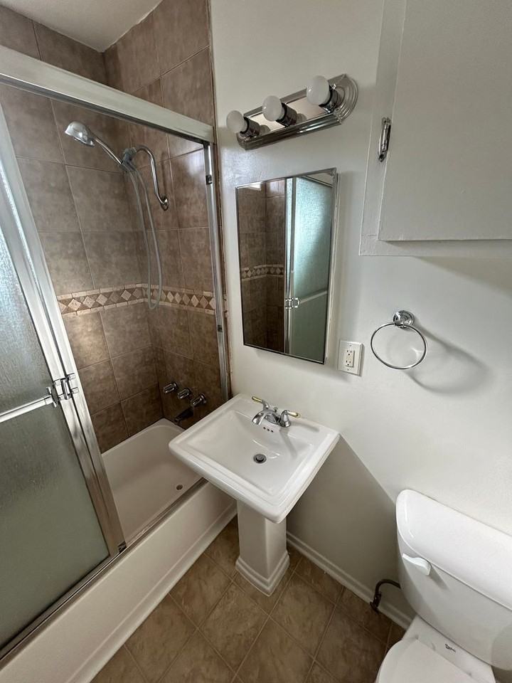 4943 Hersholt Ave - Photo 2 of 7