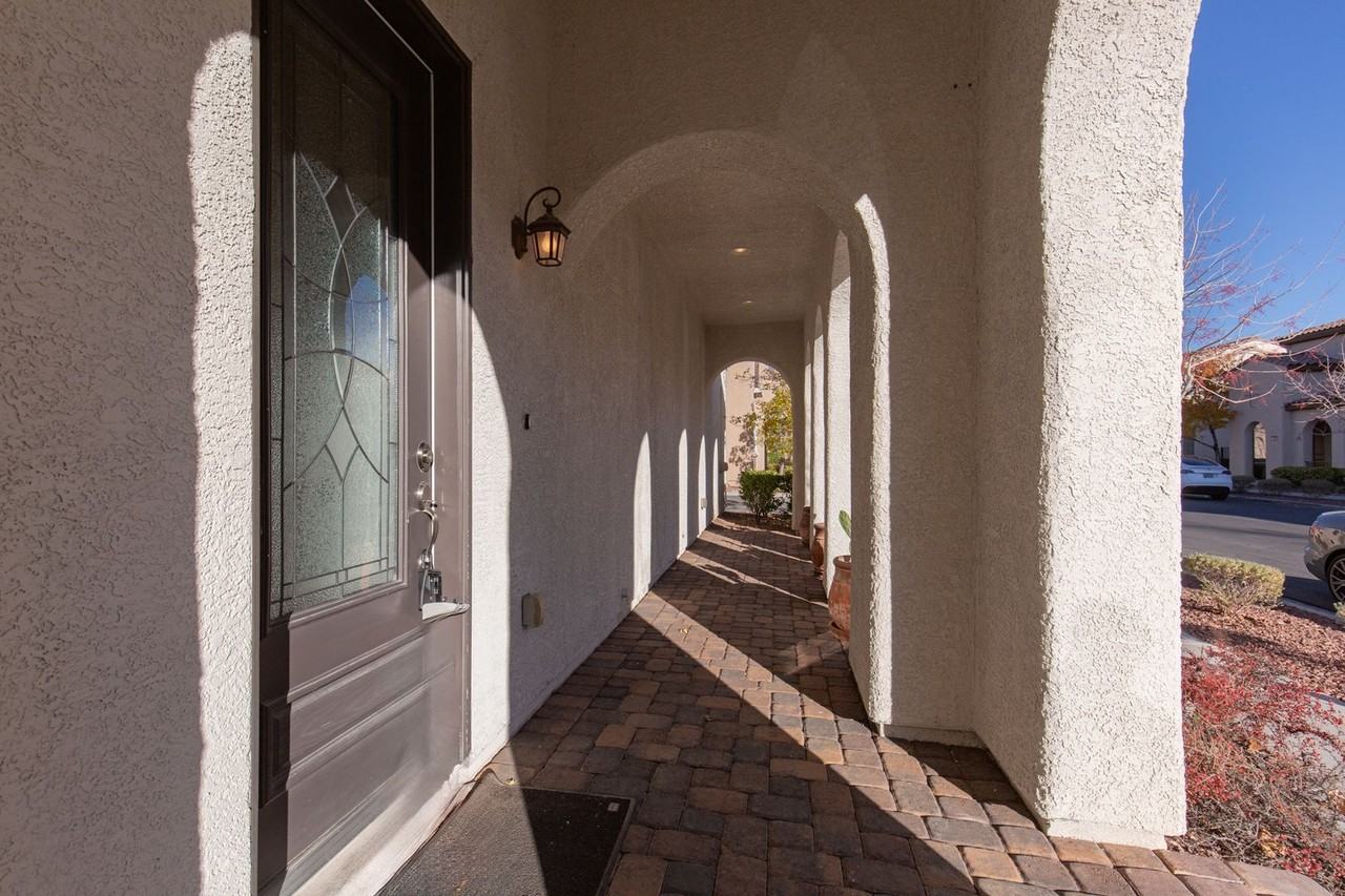 1929 Granemore St - Photo 4 of 39