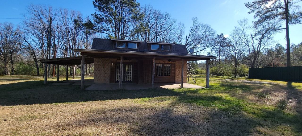182 Barnnard Cir - Photo 2 of 25