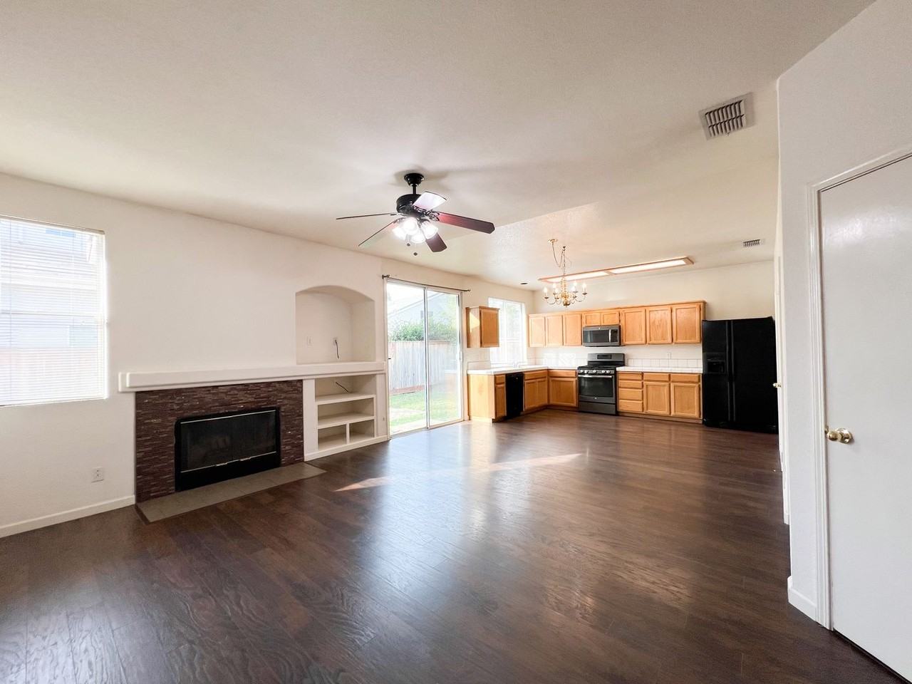 9474 Windrift Lane - Photo 5 of 35