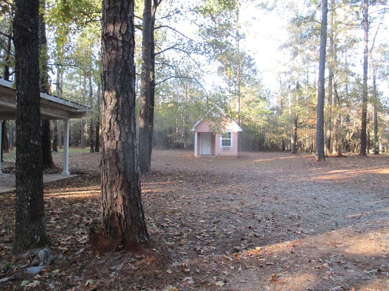 231 Holliman Rd - Photo 2 of 27