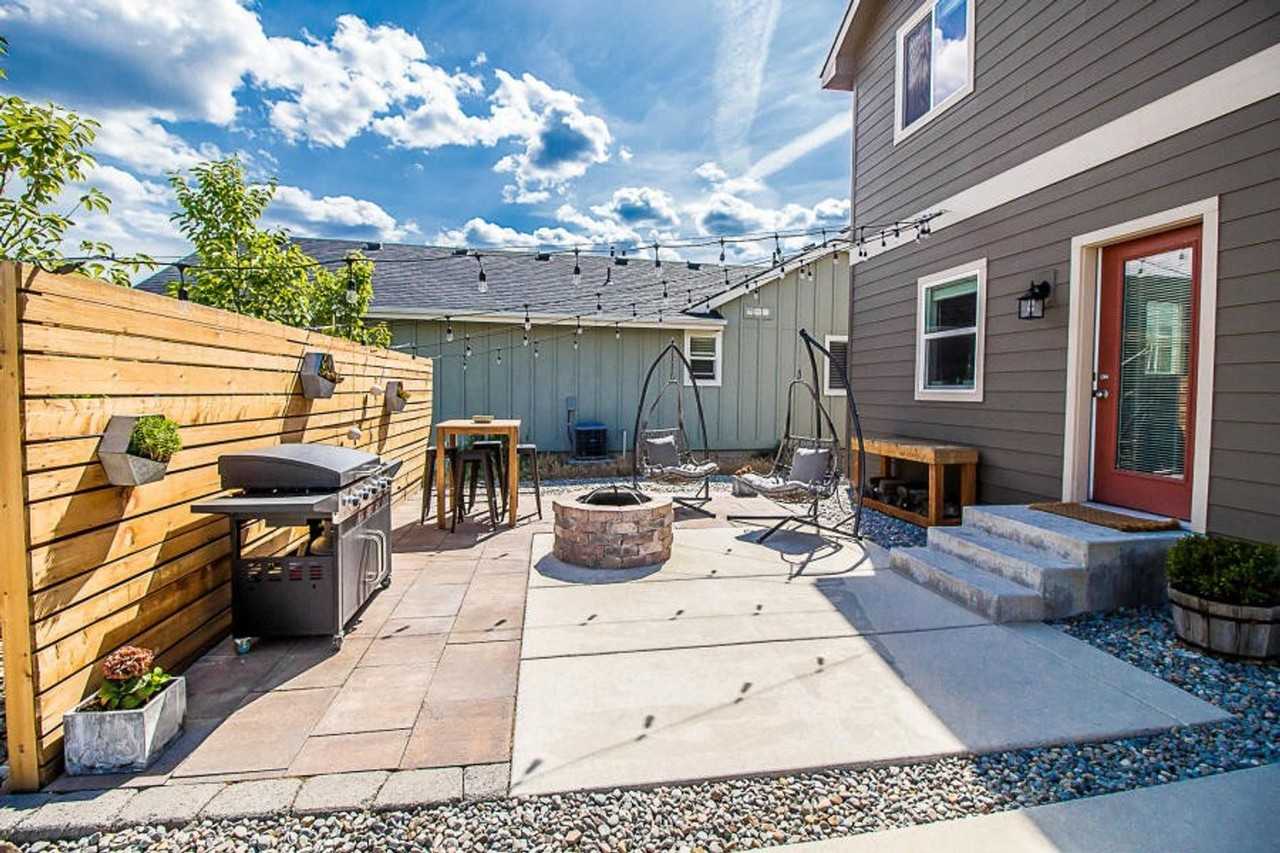 6536 N Cornwall St - Photo 3 of 20