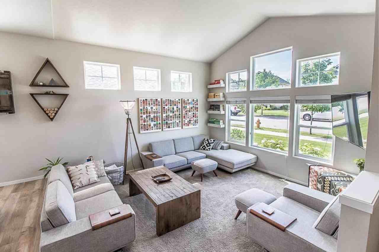 6536 N Cornwall St - Photo 7 of 20
