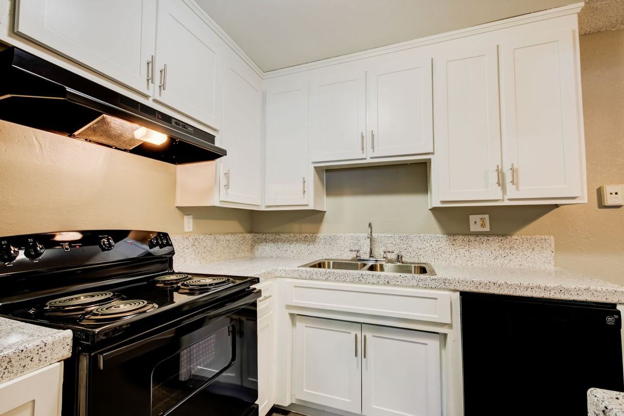 6230 Greenhaven Drive - Photo 2 of 8