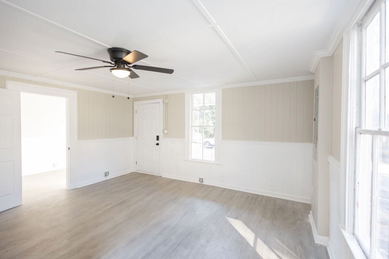 205 W Cherry St - Photo 5 of 41