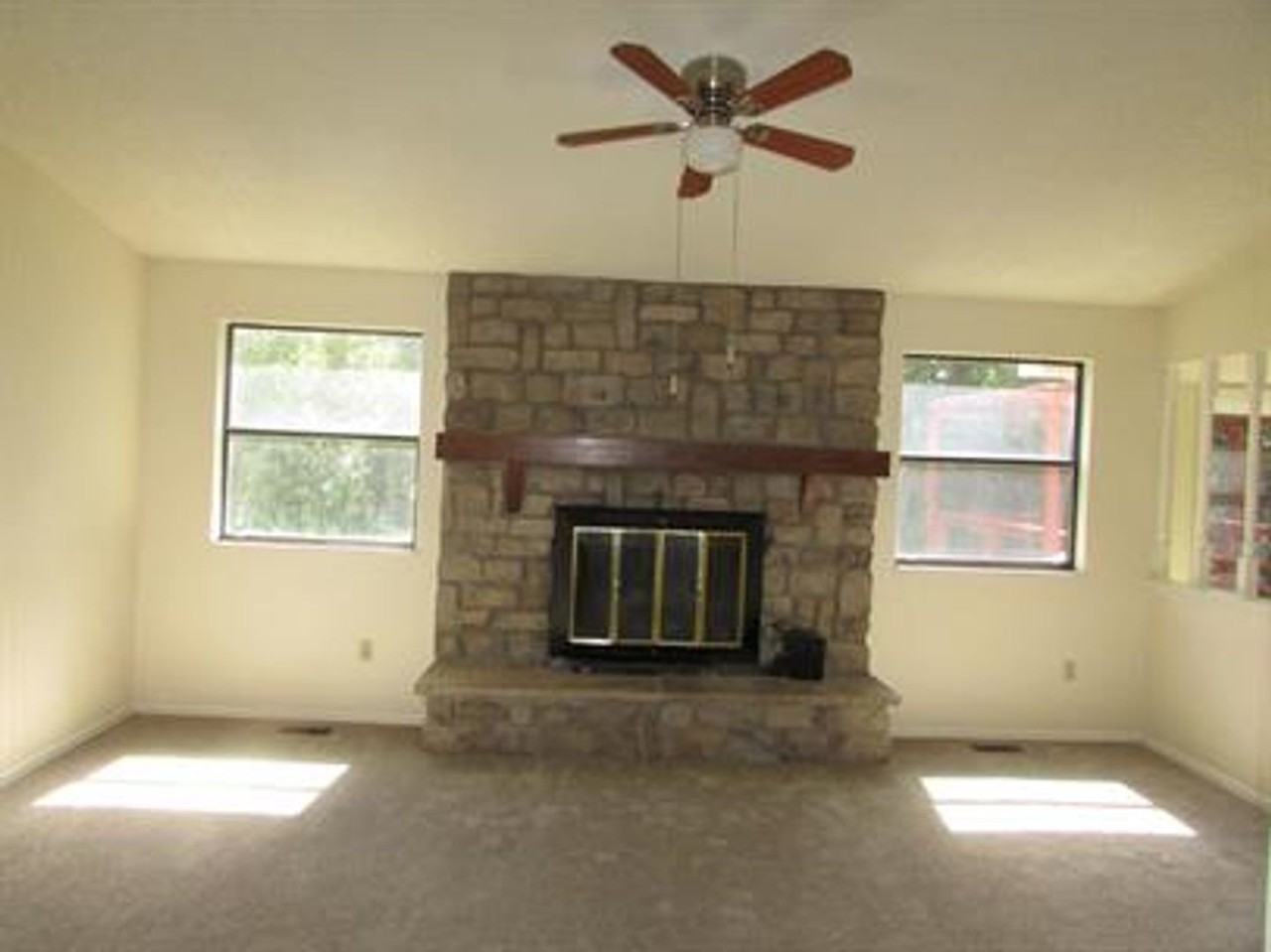 2635 Telluride Dr - Photo 2 of 16