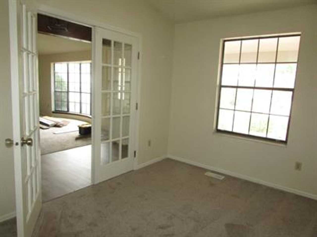 2635 Telluride Dr - Photo 5 of 16