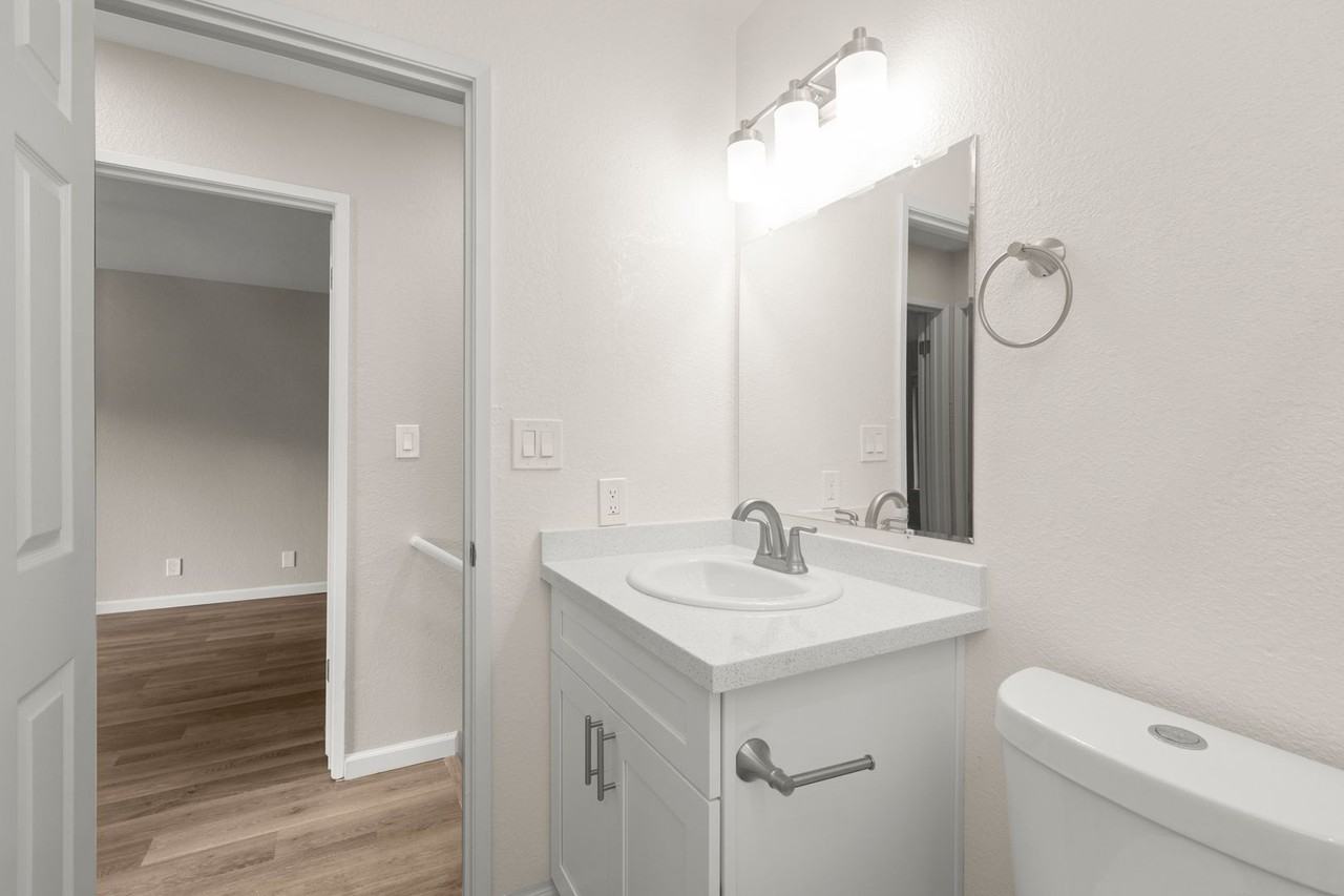 Redwood Creek Villas - Photo 3 of 44