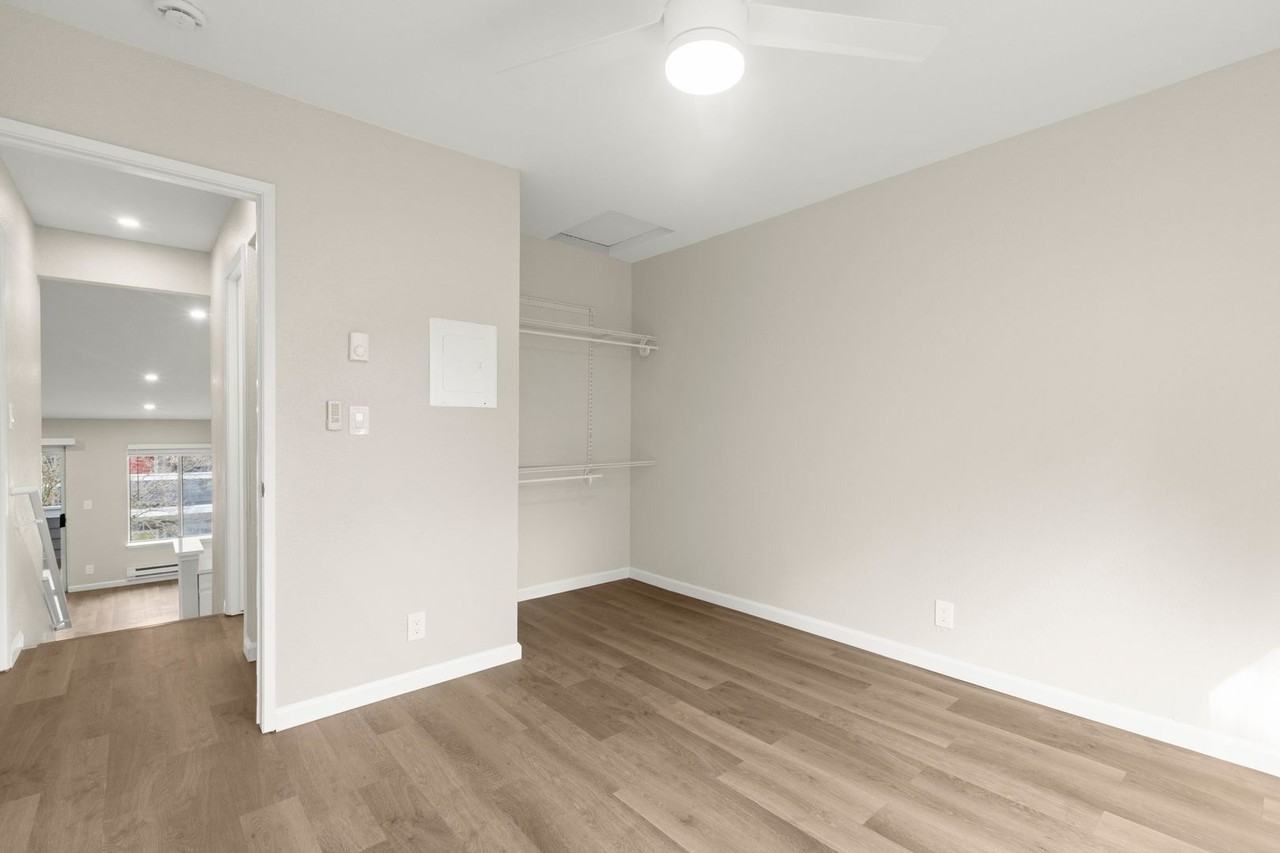 Redwood Creek Villas - Photo 5 of 44