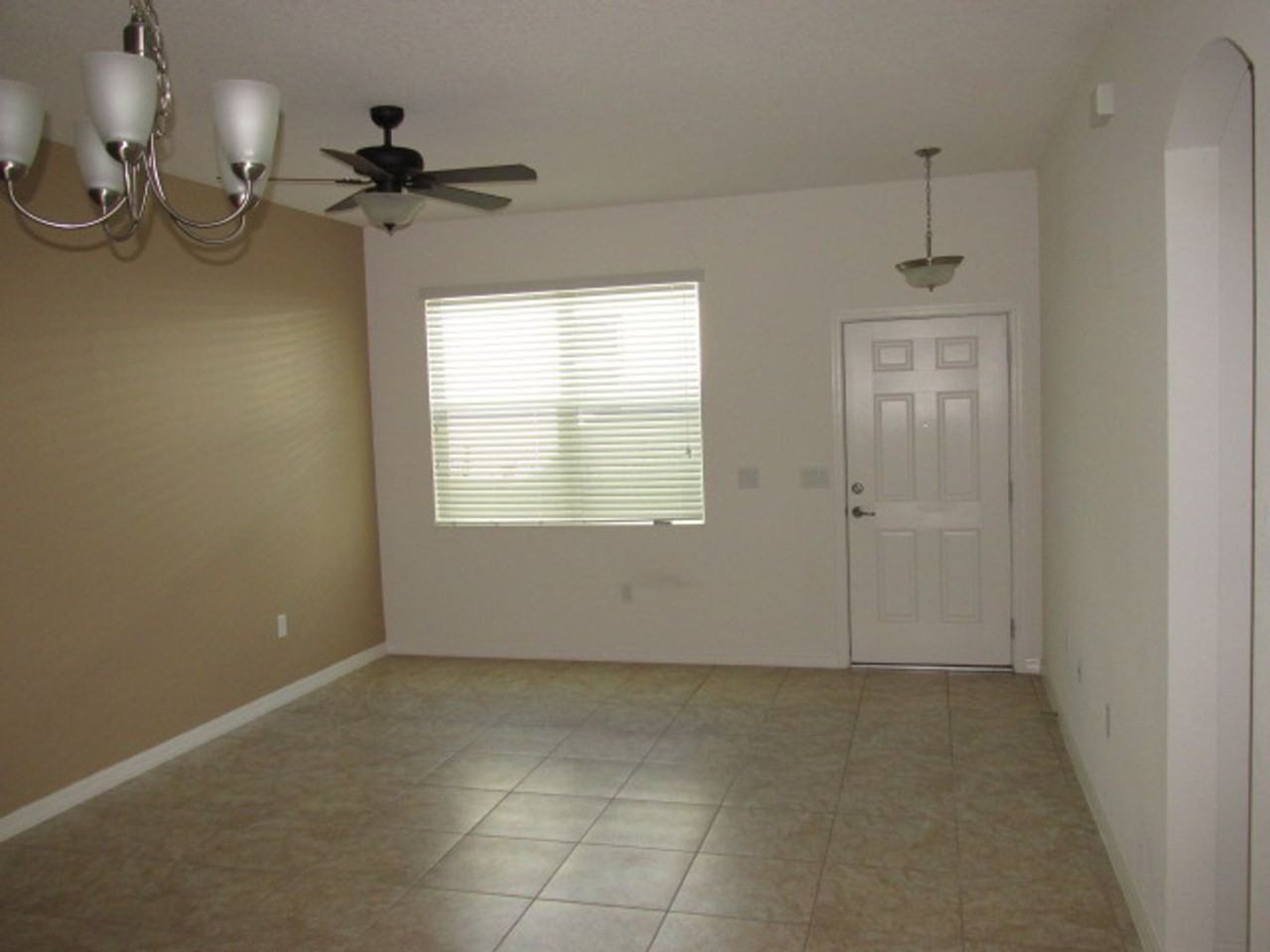 1888 Overcup Ave - Photo 2 of 15