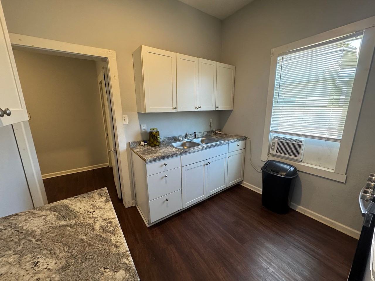 403 Egan St - Photo 4 of 8