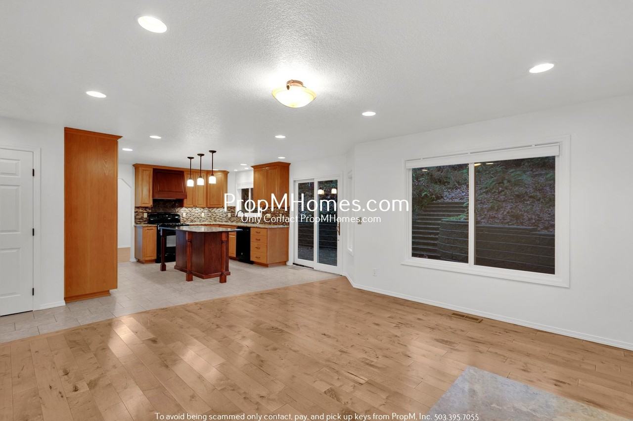 2570 Oregon City Blvd - Photo 5 of 26