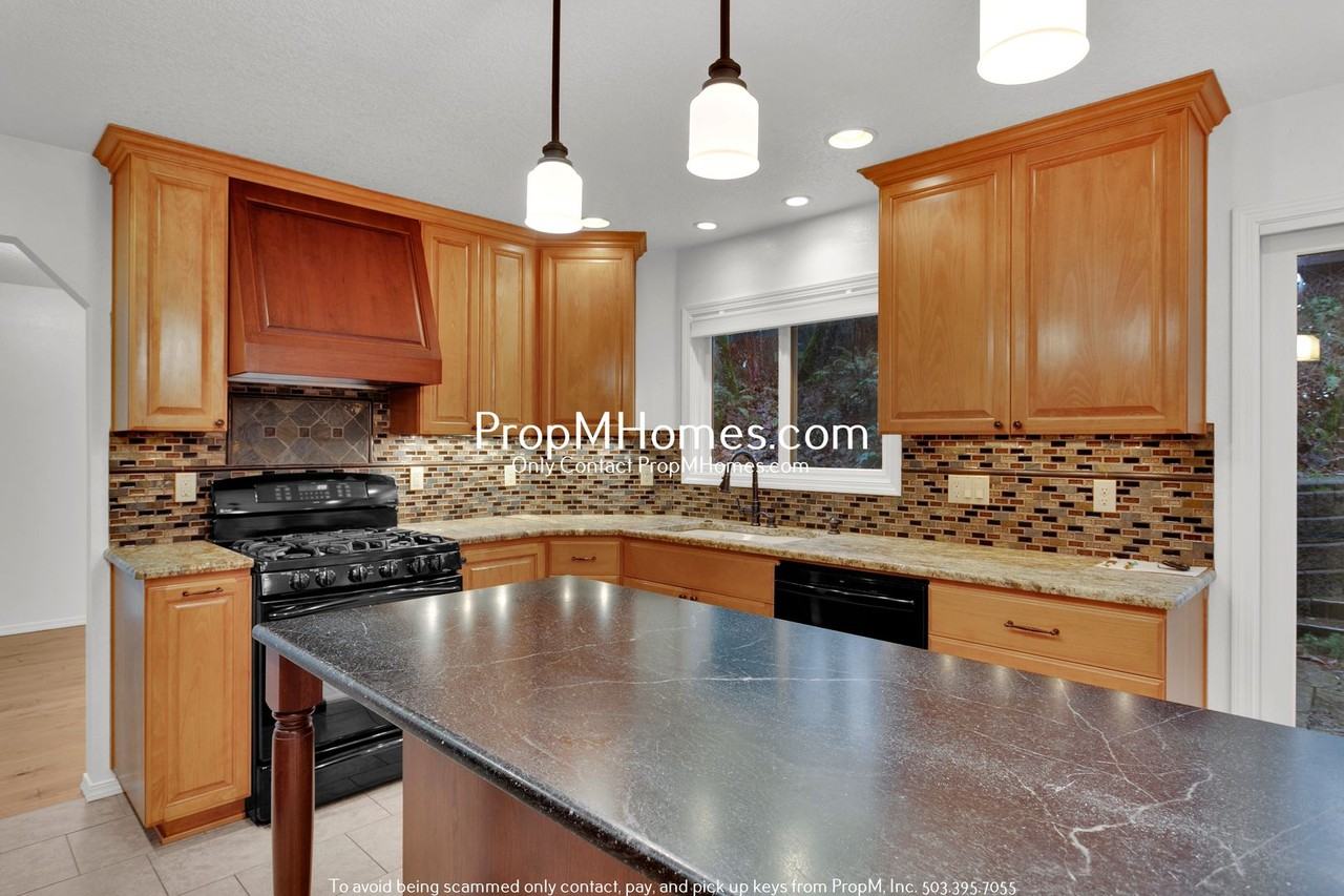 2570 Oregon City Blvd - Photo 6 of 26