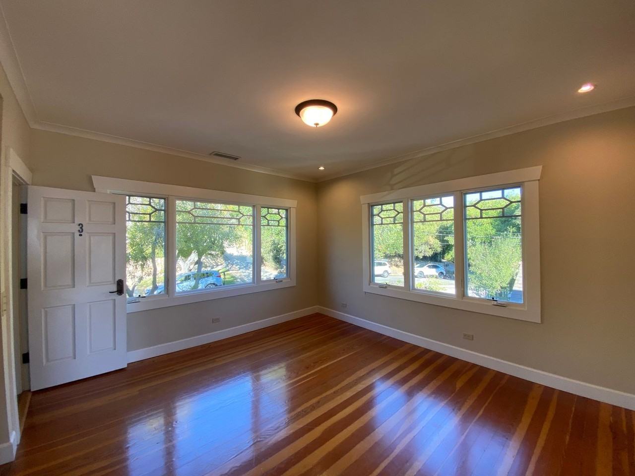1811 Loma St - Photo 4 of 34