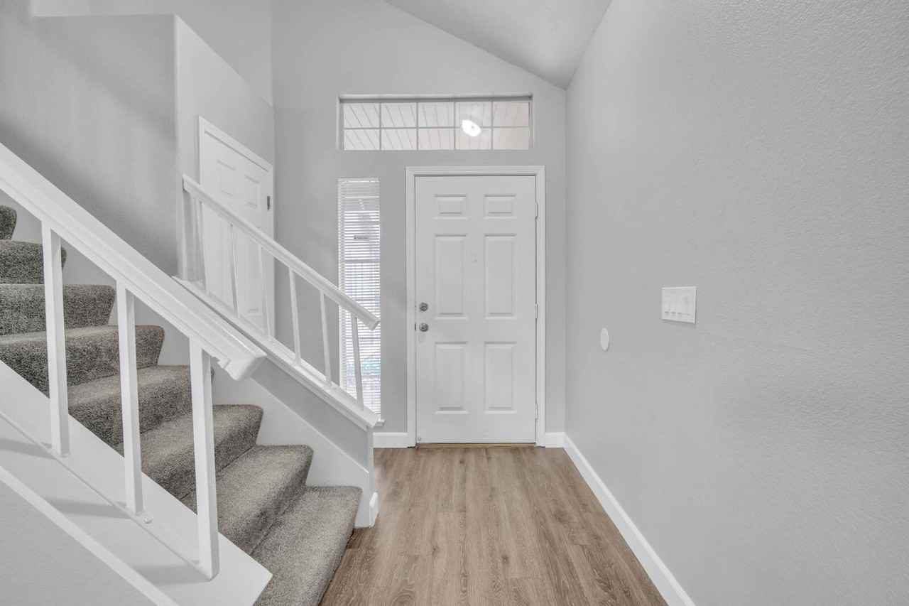 244 Delta Leaf Way - Photo 2 of 27