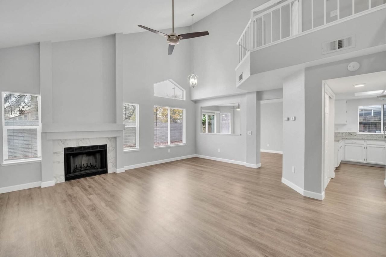 244 Delta Leaf Way - Photo 4 of 27