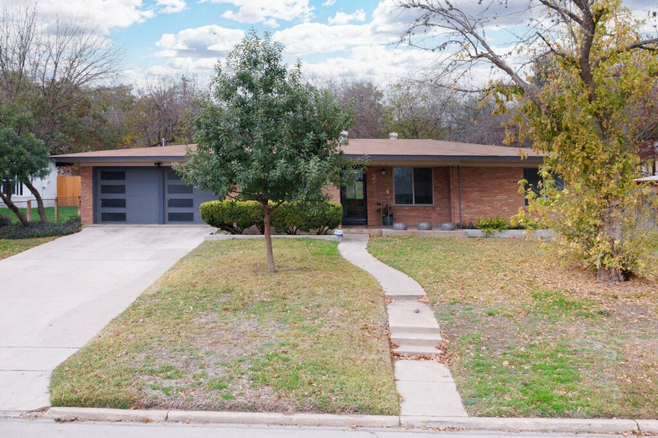 211 Northaven Dr - Photo 2 of 27