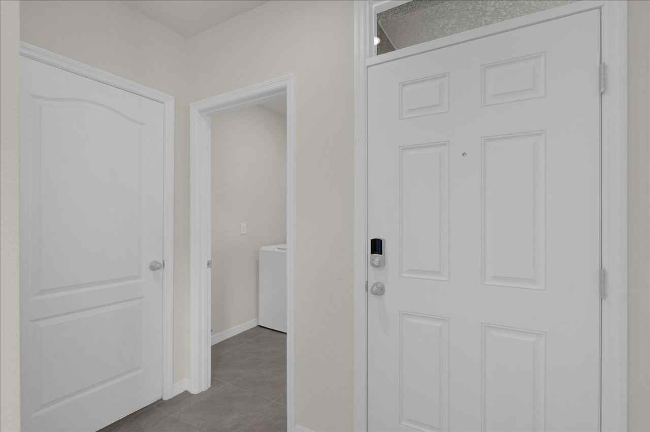 957 King Parc Rd - Photo 3 of 24