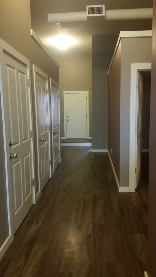 106 1/2 S Washington St - Photo 3 of 8