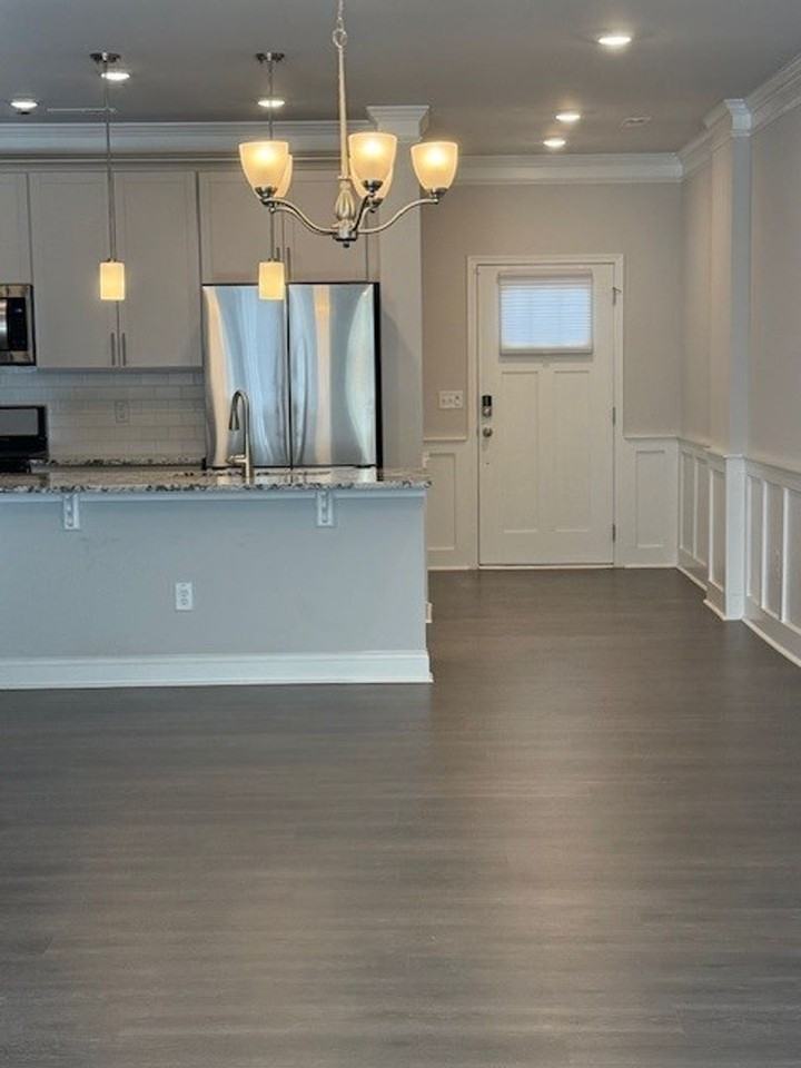 1034 Henson Park Dr - Photo 2 of 16