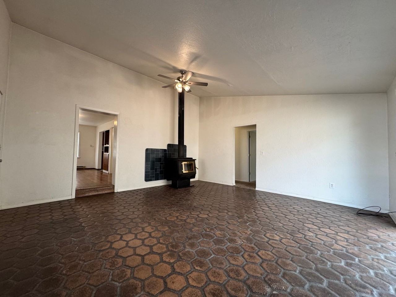 16 Santa Paula St - Photo 3 of 21
