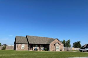 featured image of 1017 Ne Homestead St