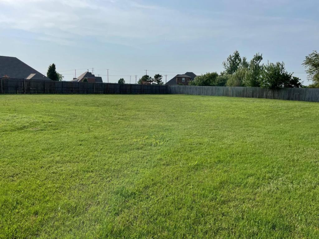 1017 Ne Homestead St - Photo 2 of 18