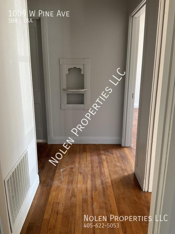 1009 W Pine Ave - Photo 3 of 15