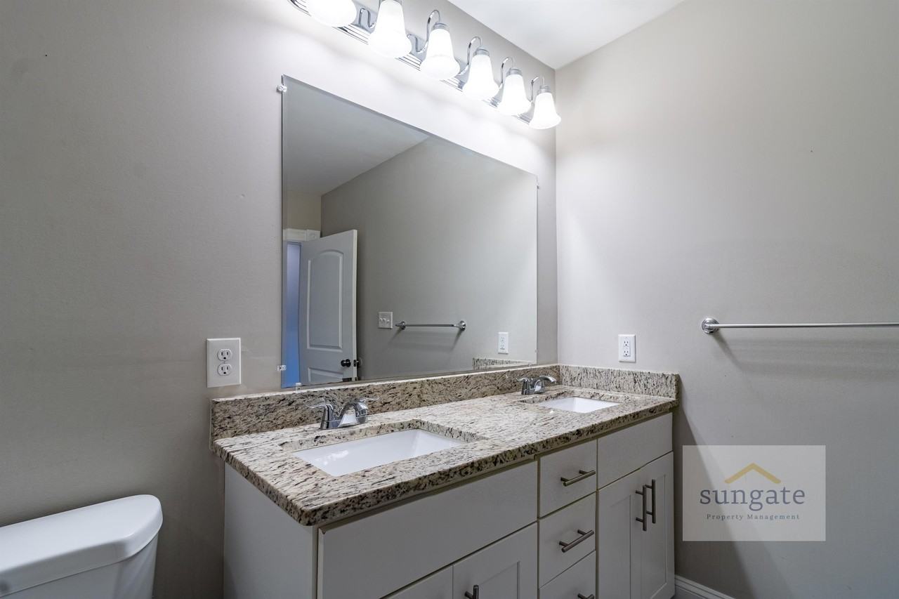 3709 Hudson St - Photo 2 of 27