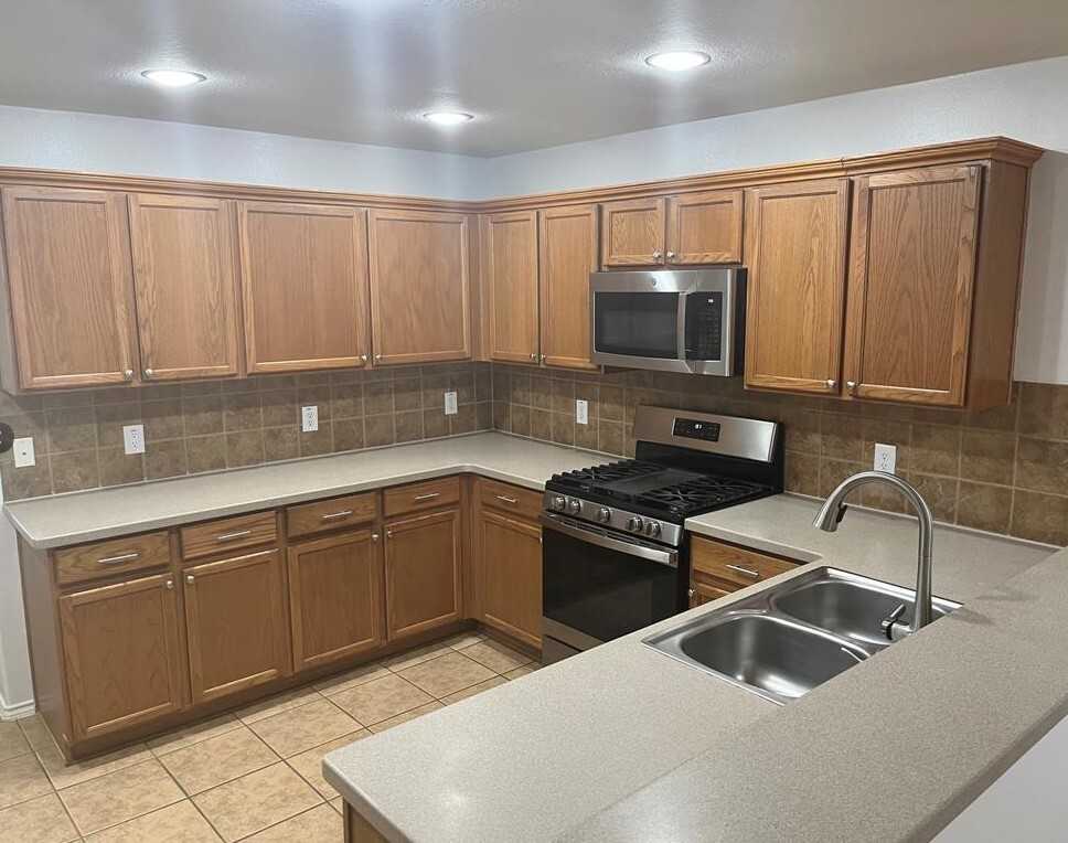 5831 Kenwood - Photo 2 of 14