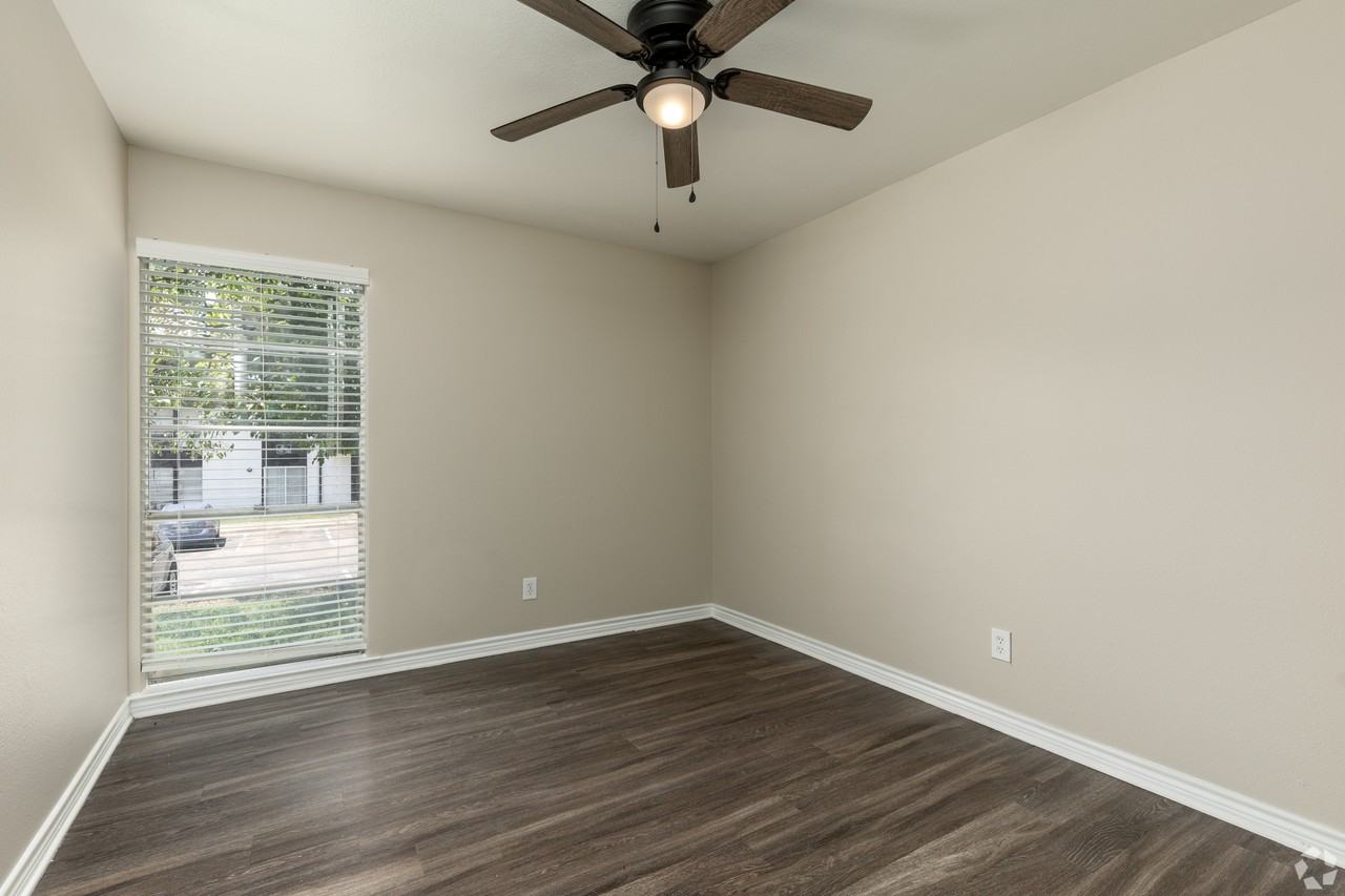 4586 W Kiest Blvd #2097 - Photo 3 of 16