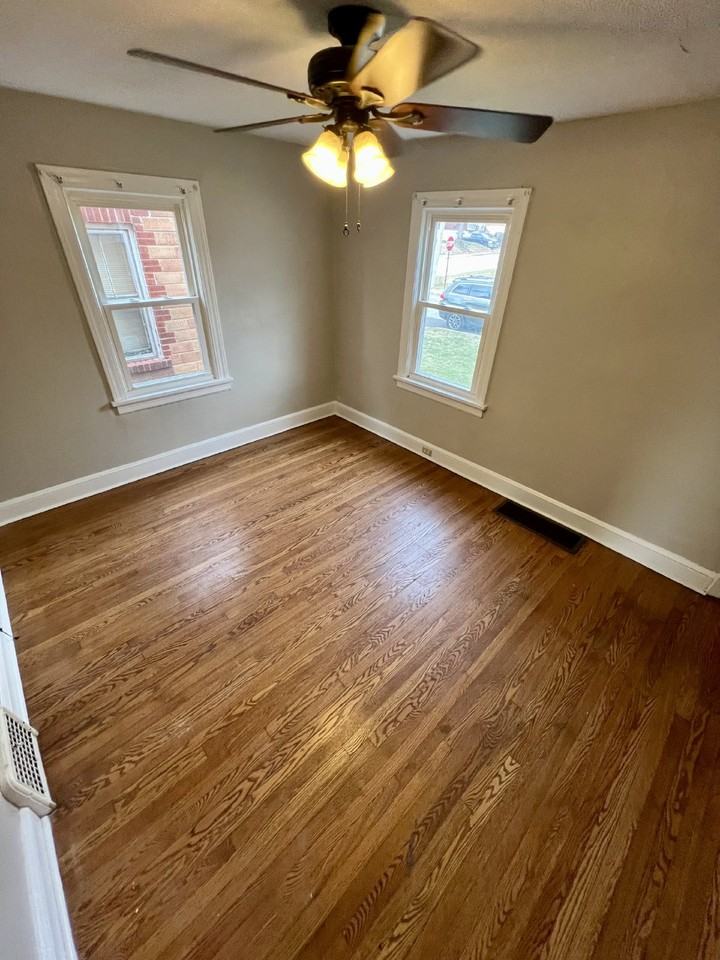 9438 Burdella Ave - Photo 3 of 10