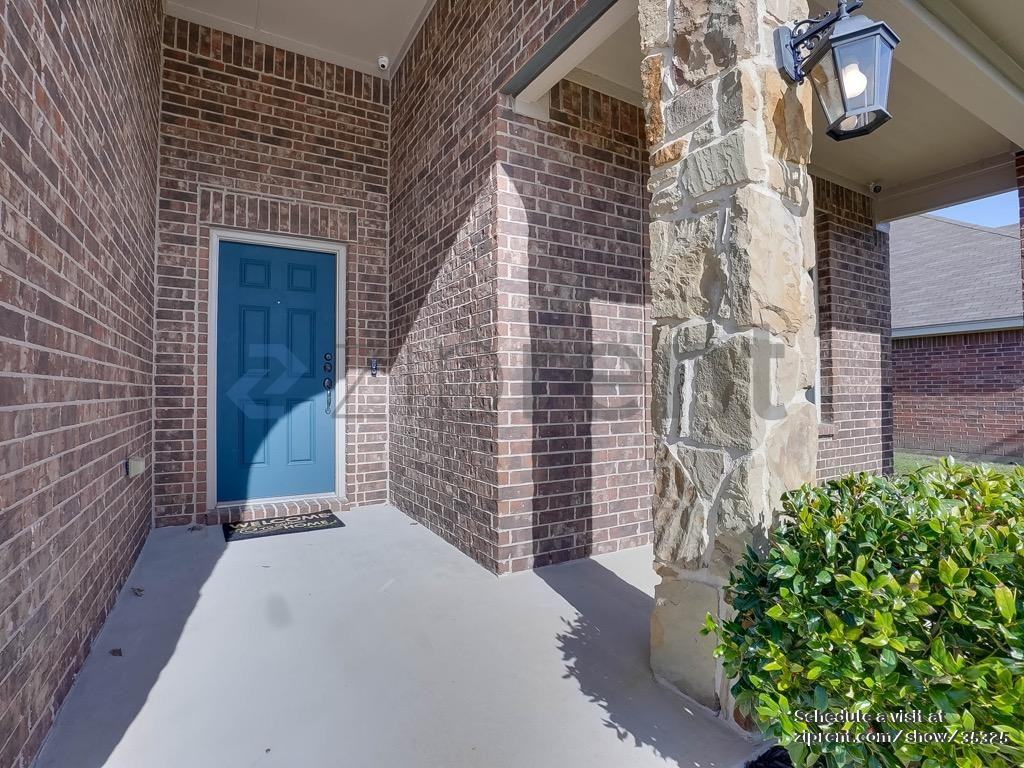 15008 Waters Dr - Photo 3 of 24