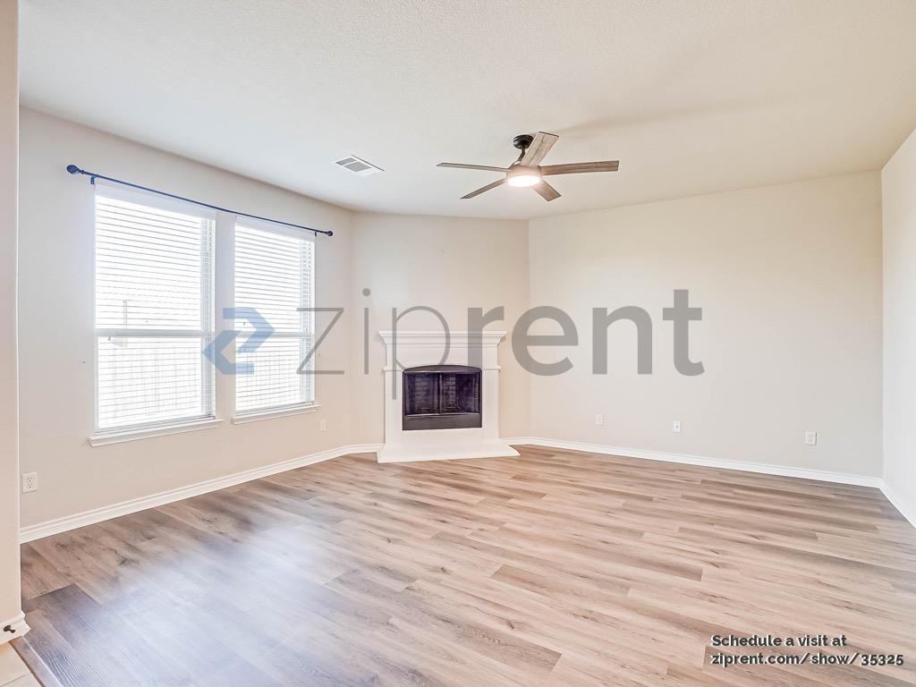 15008 Waters Dr - Photo 5 of 24