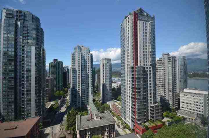 1166 Melville St - Photo 3 of 9