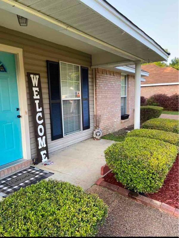 3018 Meagan Dr - Photo 2 of 5