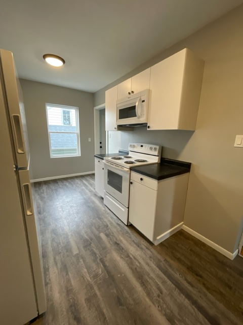 2152 C St Sw - Photo 2 of 10