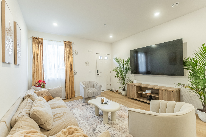 2040 East William Street - Photo 2 of 18