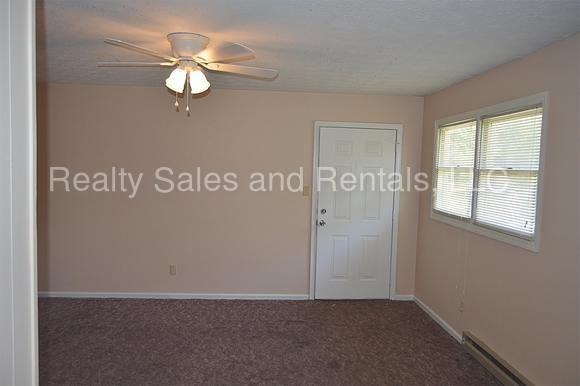 210 Price Rd - Photo 3 of 7