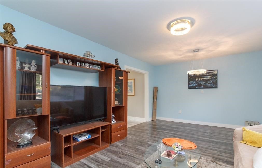 2901 Quadra St #1 - Photo 2 of 16