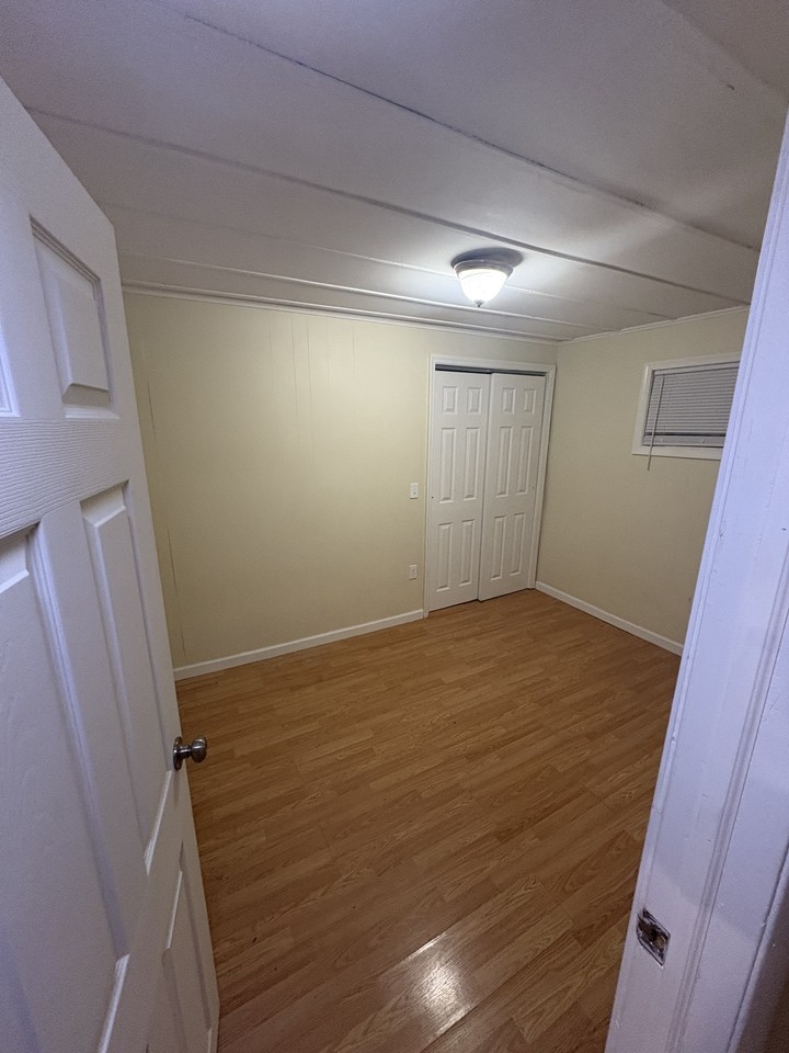 8 Reddick Dr #4 - Photo 7 of 21