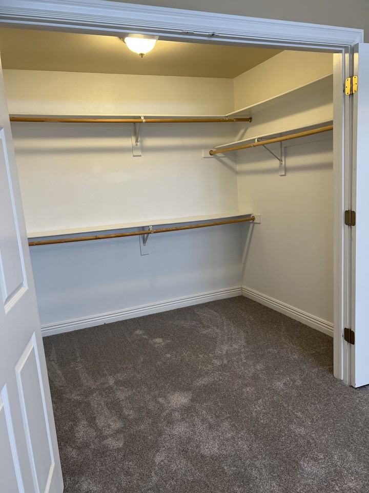 1250 Kensington Dr #NA - Photo 7 of 14