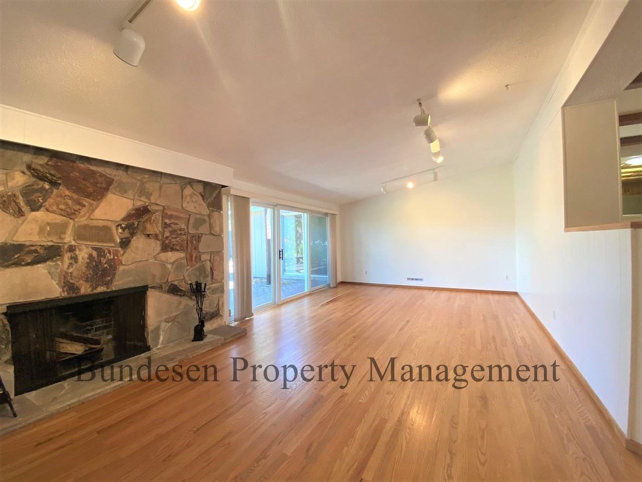 2352 Yulupa Ave - Photo 4 of 16