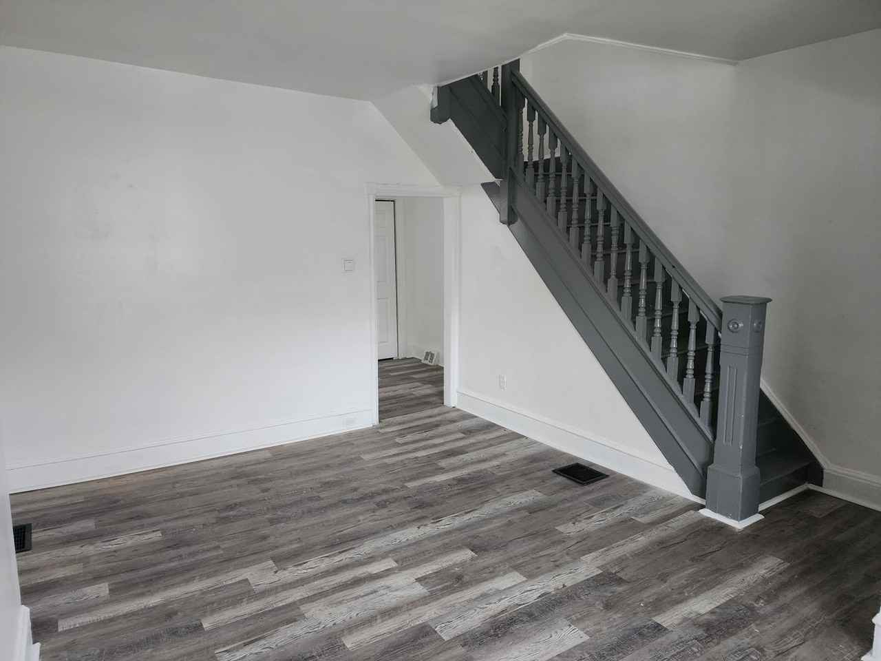 706 E 22nd St - Photo 3 of 13