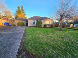 featured image of 925 Laurel Ln